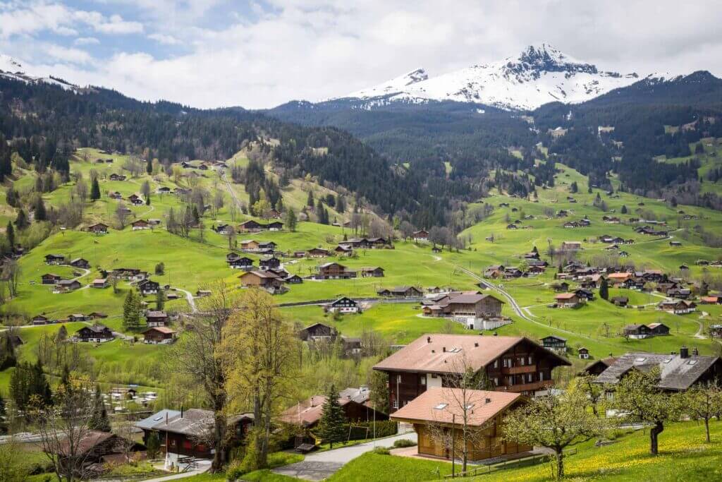 Kleine Häuser in der Schweiz