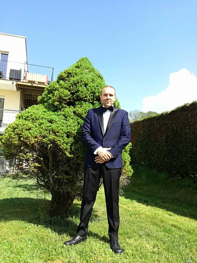 M. Le Pauvre Suisse dans son costume de mariage