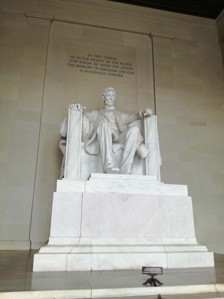 Statue of Abraham Lincoln