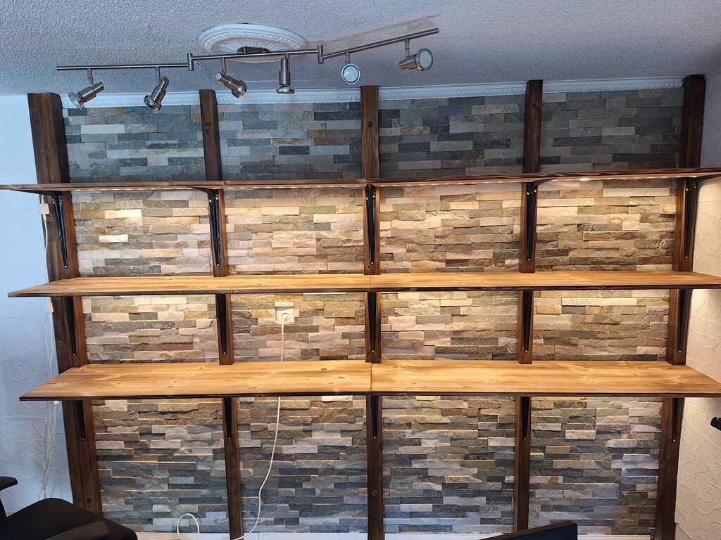 Mon nouvelle étagère de bureau